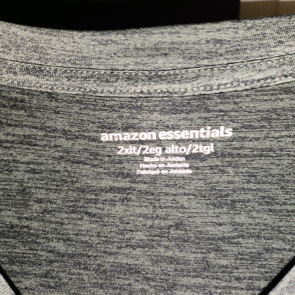 Green active shirt  3xltamazon essentials. Bundle this with the other 3 ua shirt
